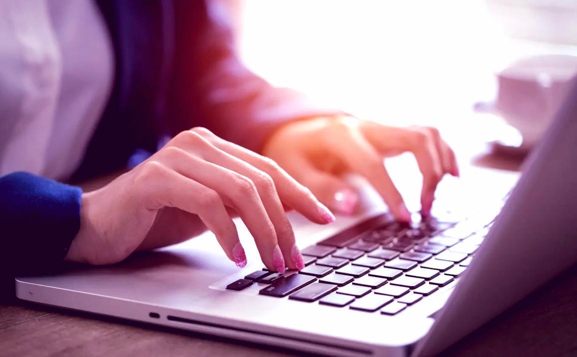 Menschen auf dem Weg zur Selbstfindung und inneren Klarheit